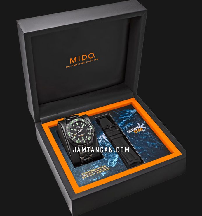 MIDO Ocean Star M026.608.33.051.00 COSC 600 Chronometer Black Dial St. Steel Strap + Extra Strap