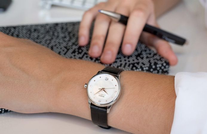MIDO Baroncelli M039.207.16.106.00 Lady Day & Night Automatic MOP Dial Black Leather Strap