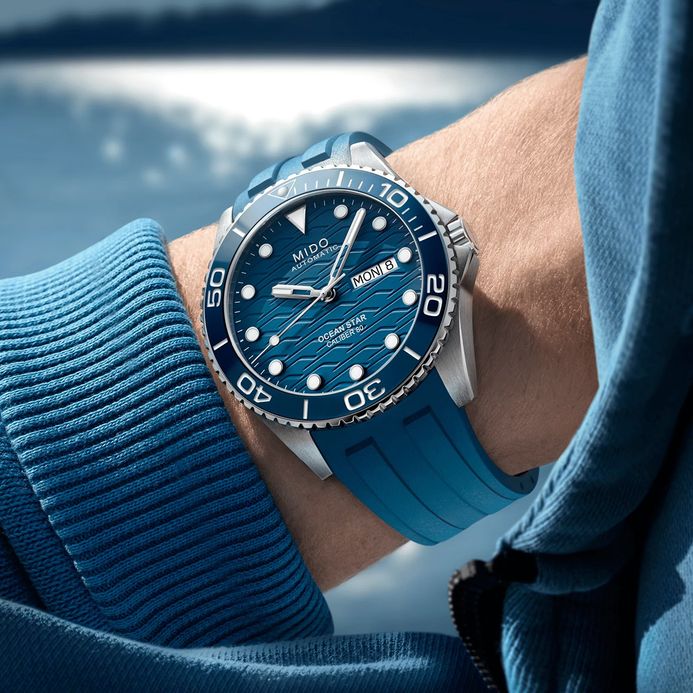 MIDO Ocean Star M042.430.17.041.00 Men 200C Blue Dial Blue Rubber Strap