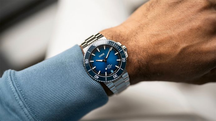 Oris Aquis Date 01-400-7790-4135-07-8-23-02PEB Calibre 400 Blue Dial  Stainless Steel Strap