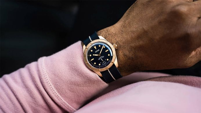 Oris Divers 01-401-7764-3185-SET Carl Brashear Blue Dial Blue Navy Nylon Strap Limited Edition