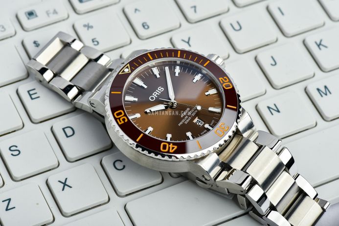 Oris Aquis 01-733-7730-4152-07-8-24-05PEB Date Brown Dial Stainless Steel Strap
