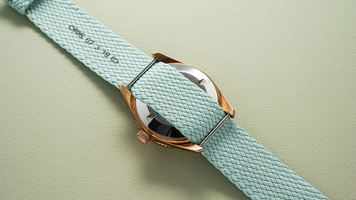 Oris Divers Sixty-Five 01-733-7771-3157-07-3-19-03BRS Cotton Candy Green Dial Green Nylon Strap