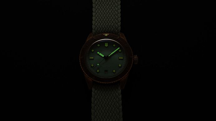 Oris Divers Sixty-Five 01-733-7771-3157-07-3-19-03BRS Cotton Candy Green Dial Green Nylon Strap