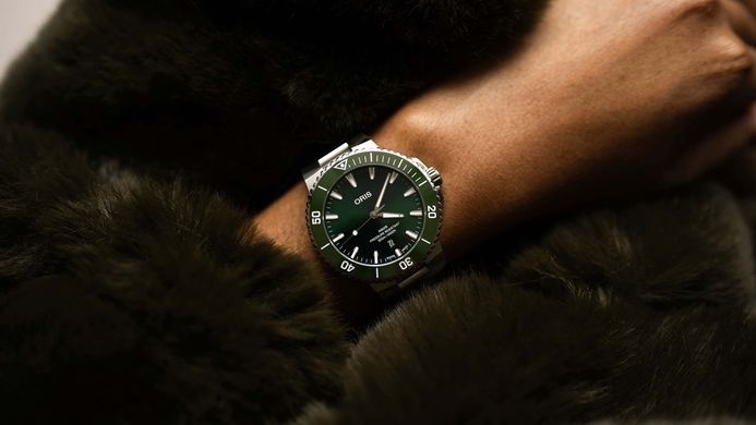Oris Aquis Date 01-733-7789-4157-07-8-23-04PEB Green Dial
