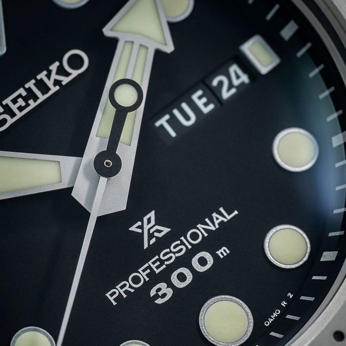 Seiko Prospex S23633 S23633J1 Tuna Professional Diver 300M Black Dial ...
