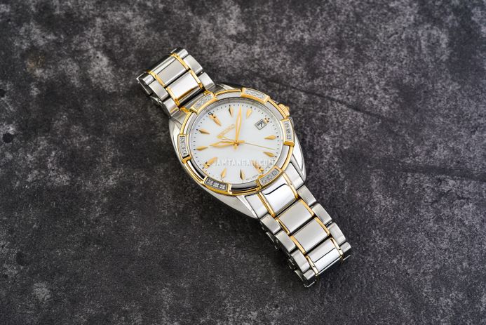 Seiko Classic SKK880P1 Diamond Mother Of Pearl Dial Dual Tone Stainless Steel Strap