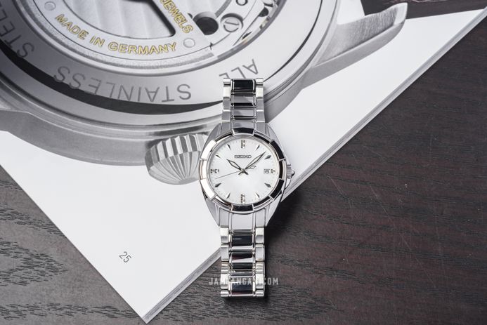 Seiko Classic SKK885P1 Diamond Mother Of Pearl Dial Stainless Steel Strap