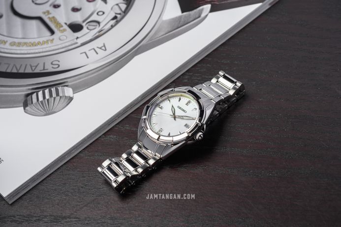 Seiko Classic SKK885P1 Diamond Mother Of Pearl Dial Stainless Steel Strap