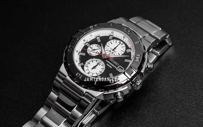 Seiko Chronograph SND685 SND685P1 Black Dial Stainless Steel Strap