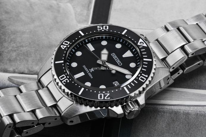 Seiko Prospex SNE597 SNE597P1 Solar Diver Black Dial Stainless