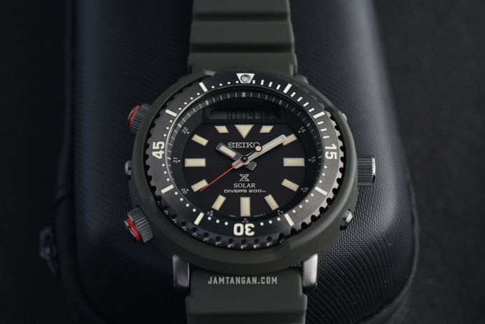 Seiko Prospex SNJ031P1 Arnie Street Series Solar Divers 200M Digital Analog Olive Green Rubber Strap