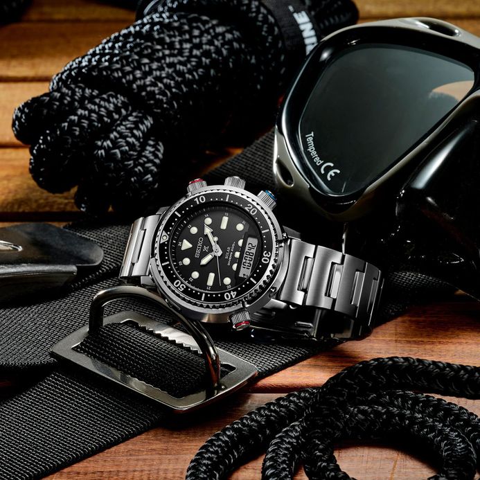 Seiko Prospex SNJ033P1 Arnie Solar Divers 200M Digital Analog Dial Stainless Steel Strap
