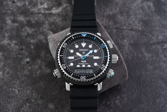 Seiko Prospex SNJ035P1 PADI Arnie Solar Divers 200M Digital Analog Dial Black Silicone Strap