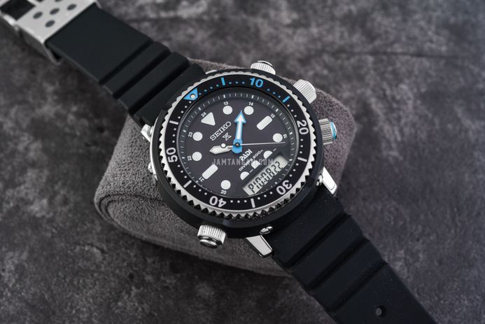 Seiko Prospex SNJ035P1 PADI Arnie Solar Divers 200M Digital Analog Dial Black Silicone Strap