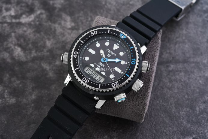 Seiko Prospex SNJ035P1 PADI Arnie Solar Divers 200M Digital Analog Dial Black Silicone Strap