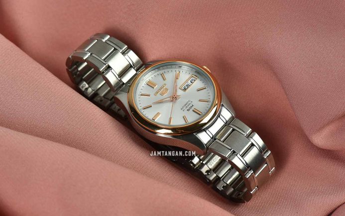 Seiko Sports SNK882K1 Automatic White Dial Stainless Steel Strap