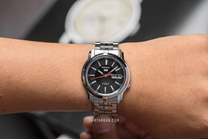 Seiko snkl83k1 on sale