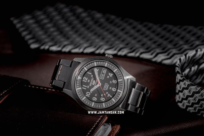 Seiko 5 sports snzg17k1 best sale