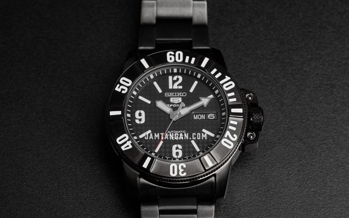 Seiko 5 Sports SNZG85 SNZG85K1 Black Dial Black Stainless Steel