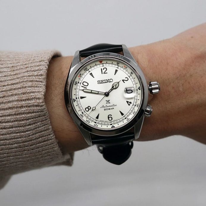 White dial alpinist top