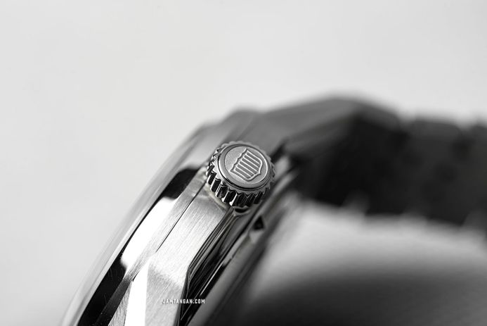 Seiko King Seiko SPB287J1 KSK Red Dial Stainless Steel Strap