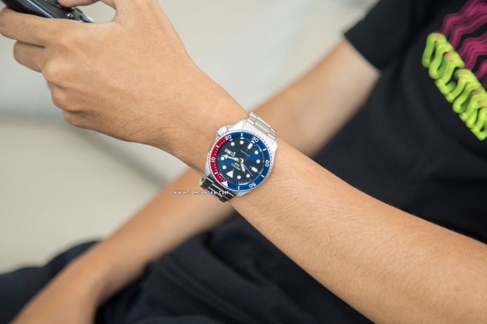 Seiko 5 Sports SRPD53K1 SKX Sports Style Pepsi Automatic Blue Dial Stainless Steel Strap