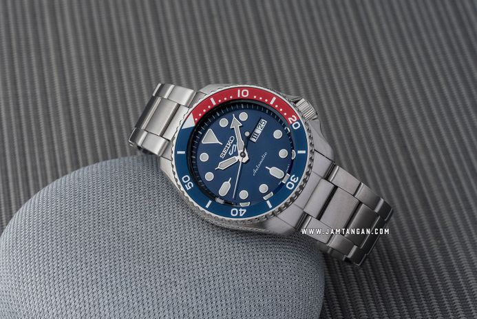 Seiko 5 Sports SRPD53K1 SKX Sports Style Pepsi Automatic Blue Dial Stainless Steel Strap