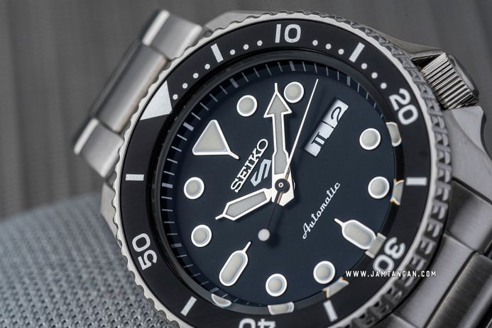 Seiko 5 Sports SRPD55K1 SKX Sports Style Automatic Black Dial Stainless Steel Strap