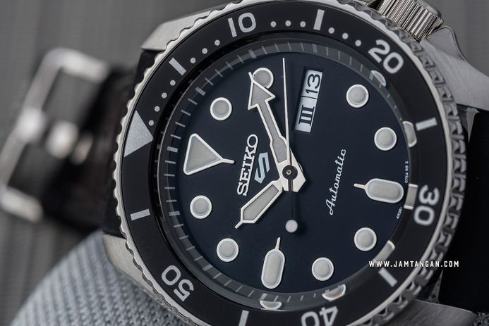Seiko 5 Sports SRPD55 SRPD55K2 SKX Sports Style Automatic Black