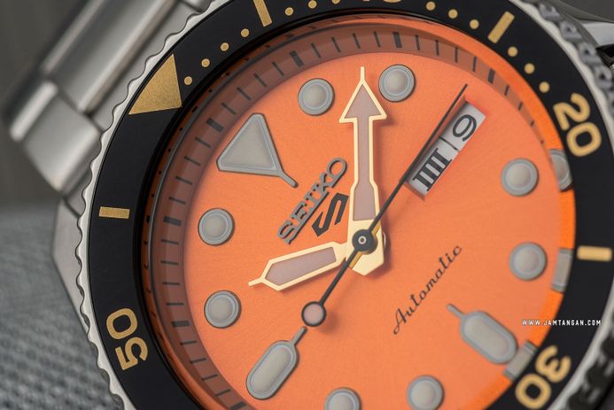 Seiko 5 Sports SRPD59K1 5KX SKX Sports Style Automatic Orange Dial Stainless Steel Strap