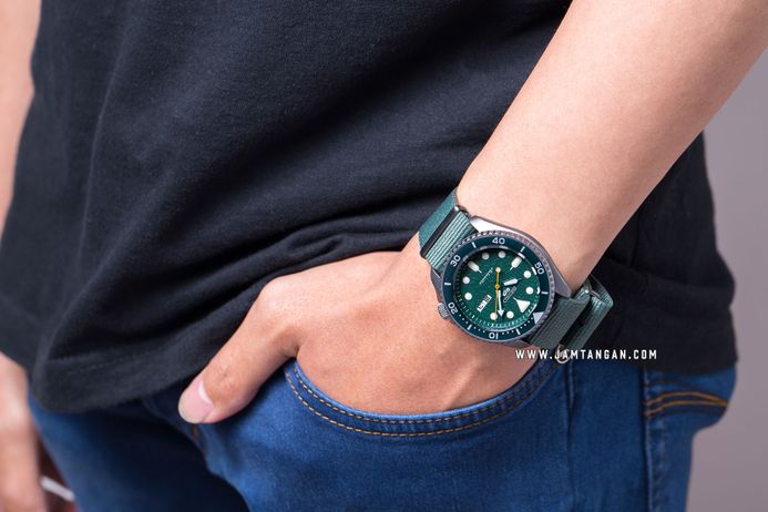 Seiko 5 Sports SRPD77K1 5KX Avocado SKX Sports Style Automatic Green Dial Green Nylon Strap