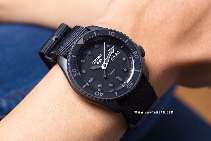 Seiko 5 Sports SRPD79K1 5KX SKX Sports Style Automatic Black Dial Black Nylon Strap