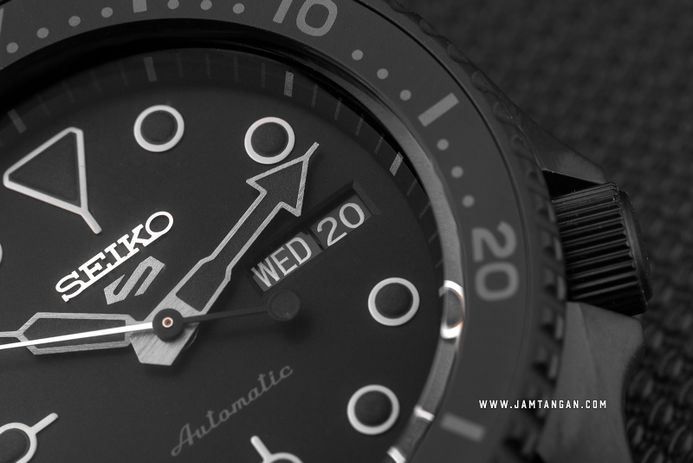 Seiko 5 Sports SRPD79K1 5KX SKX Sports Style Automatic Black Dial Black Nylon Strap