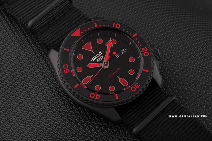 Seiko 5 Sports SRPD83K1 5KX SKX Sports Style Automatic Black Dial Black Nylon Strap