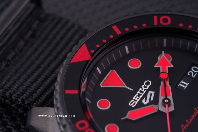 Seiko 5 Sports SRPD83K1 5KX SKX Sports Style Automatic Black Dial Black Nylon Strap