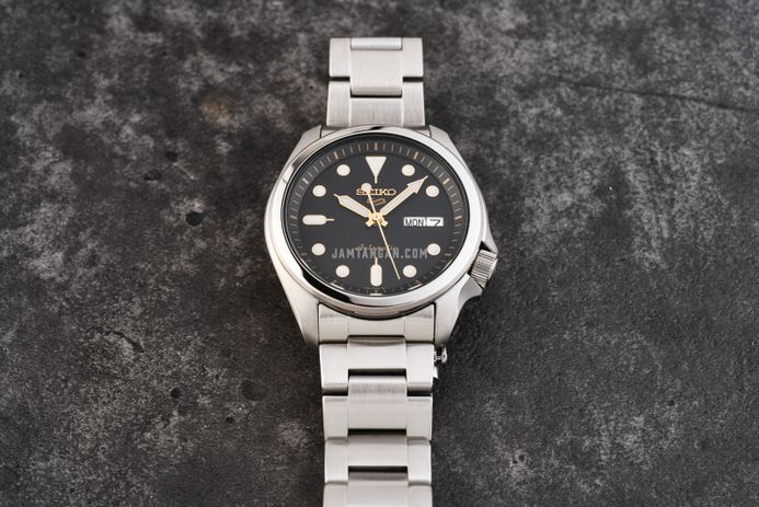 Seiko 5 Sports SRPE57K1 SKX Sports Style Automatic Black Dial Stainless Steel Strap