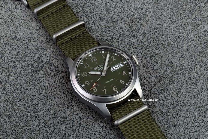 Seiko 5 Sports SRPG33K1 Automatic Field Green Dial Green Nylon Strap