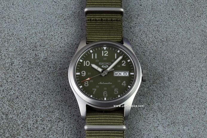 Seiko 5 Sports SRPG33K1 Automatic Field Green Dial Green Nylon Strap