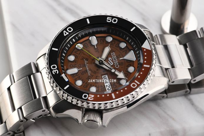 Seiko 5 Sports SKX SRPJ47K1 - Orologio Automatico Uomo, Quadrante Arancione Bruciato, Cassa 42,5 Mm Acciaio, Vetro Hardlex