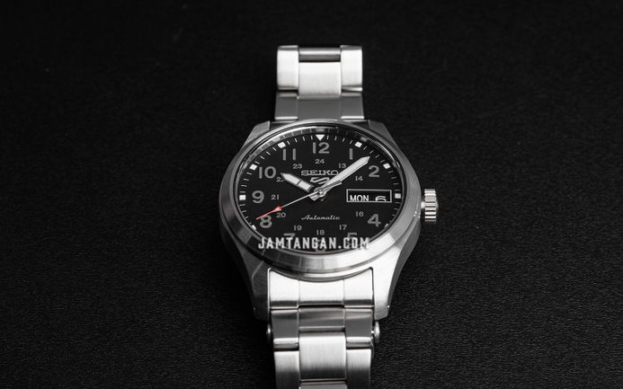 Seiko 5 Sports SRPJ81K1 Mid-Field Sports Style Automatic Men Black Dial Stainless Steel Strap