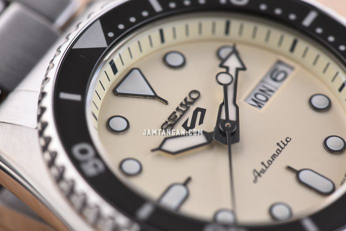 Seiko 5 Sports SRPK31K1 5KX Midi SKX Sports Style Beige Dial Stainless Steel Strap