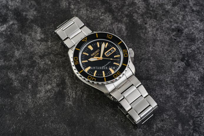 Seiko 5 Sports SRPK99K1 SKX SNZH5 Blacktone Redux Men Stainless Steel Strap