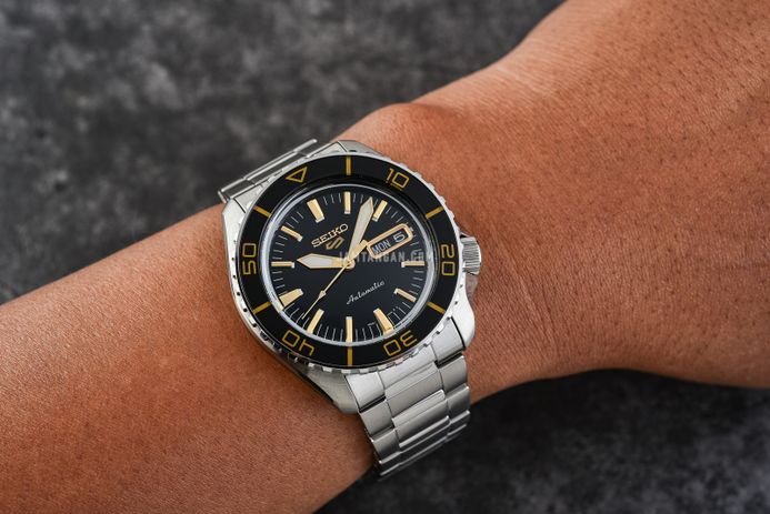 Seiko 5 Sports SRPK99K1 SKX SNZH5 Blacktone Redux Men Stainless Steel Strap