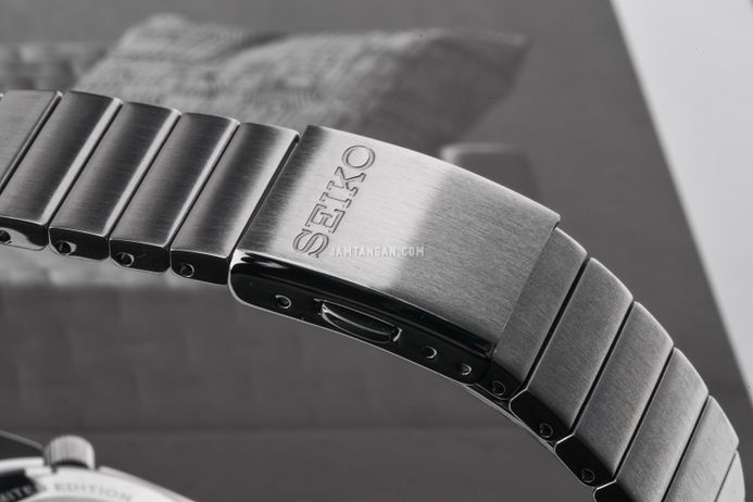 Seiko 5 Sports SRPL05K1 Heritage Design Re-creation Black Dial + Extra Strap Limited Edition