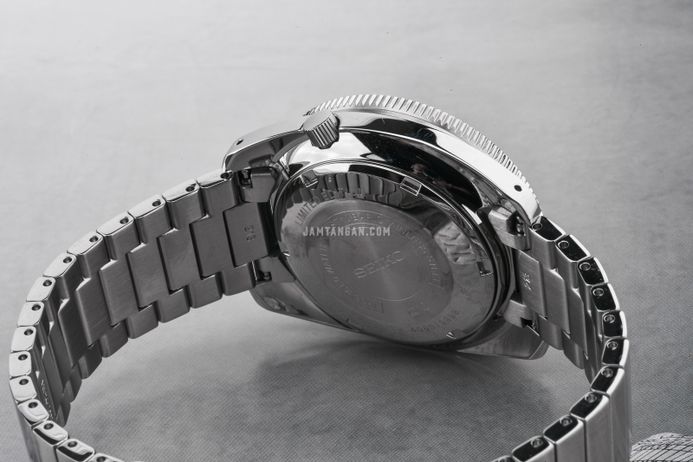 Seiko 5 Sports SRPL05K1 Heritage Design Re-creation Black Dial + Extra Strap Limited Edition