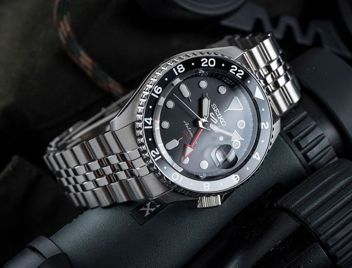Seiko 5 Sports SSK001K1 SKX Sports Style GMT Black Grape Automatic Black Dial Stainless Steel Strap