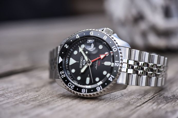 Seiko 5 Sports SSK001K1 SKX Sports Style GMT Black Grape Automatic Black Dial Stainless Steel Strap