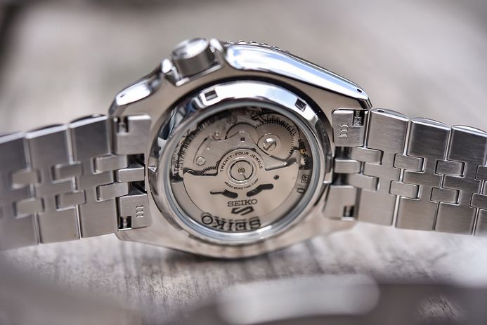 Seiko 5 Sports SSK005K1 SKX Sports Style GMT Mikan Orange Automatic Orange Dial St. Steel Strap