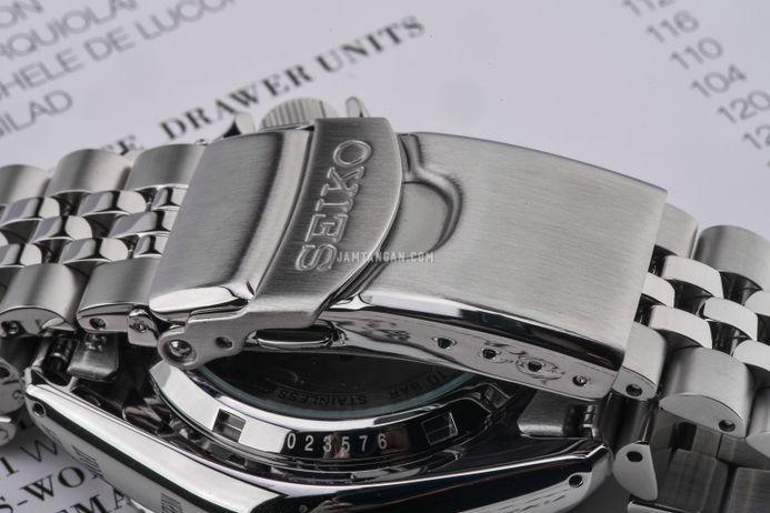 Seiko 5 Sports SSK033K1 SKX Series Automatic GMT Silver Dial Stainless Steel Strap